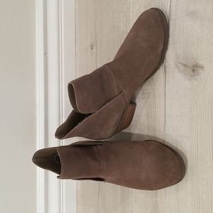 MeToo Zara Taupe Ankle Boots (Size 9M)